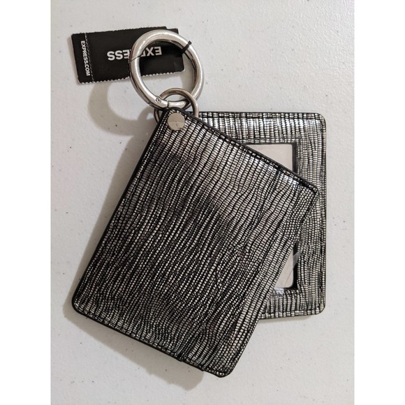 New Express silver metallic keychain mirror card holder ID organizer wallet - Picture 1 of 4